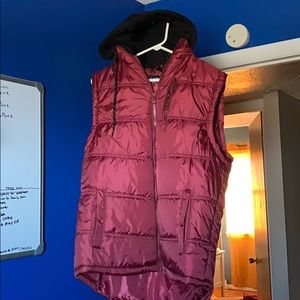 Carbon burgundy vest with hood